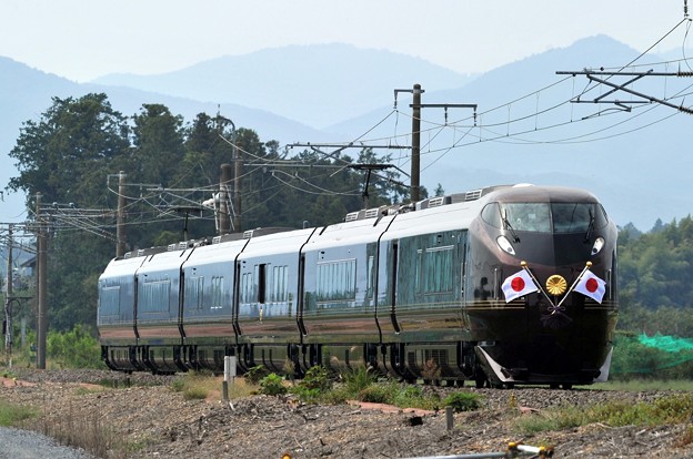 令和初のお召列車 E655系(なごみ）＋TR 常磐線  友部～内原