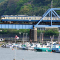 湊川を渡る113系普通電車