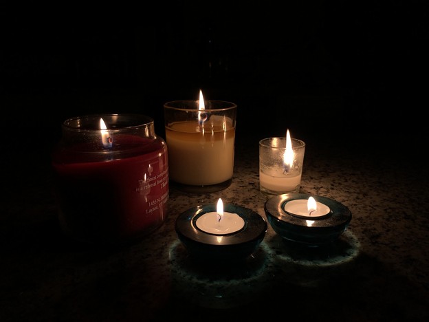 Candle night...停電中。。