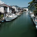 水路と漁船-京都府舞鶴市：吉原