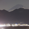 Photos: 夜空に現れる富士山