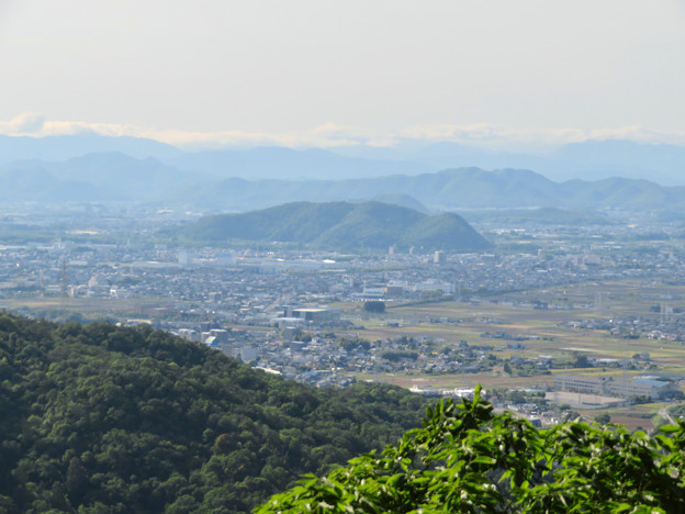 本宮山頂上手前の展望スペースから見た景色 - 2：伊木山