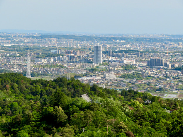 本宮山頂上手前の雨宮社から見た景色 - 4：桃花台ニュータウン