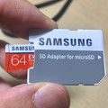 Samsung製microSDXCカード「EVO Plus（64GB）」 - 11：SDカードアダプターに挿入