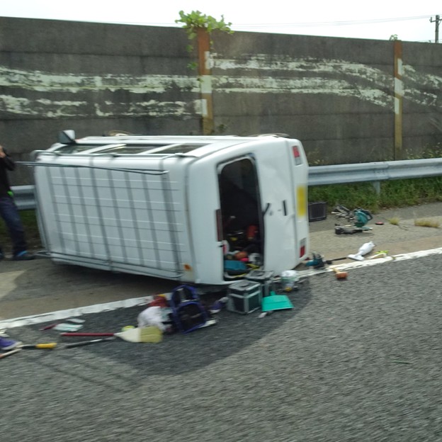 東名高速 小牧JCT～小牧インター間で起きていたワゴン車の横転事故（2020年9月） - 6