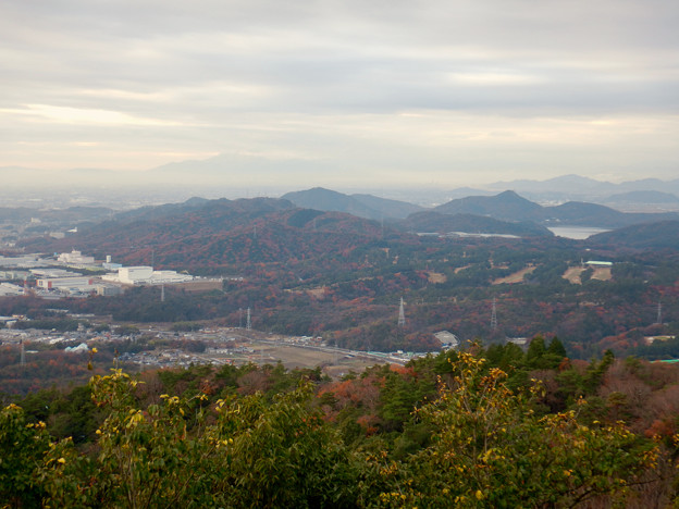 弥勒山山頂から見た景色 - 3：尾張白山、本宮山、尾張富士、入鹿池