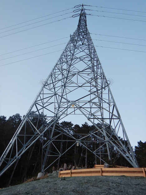 完成したと見られる、ふれあいの森のリニア中央線用の送電線鉄塔 - 4