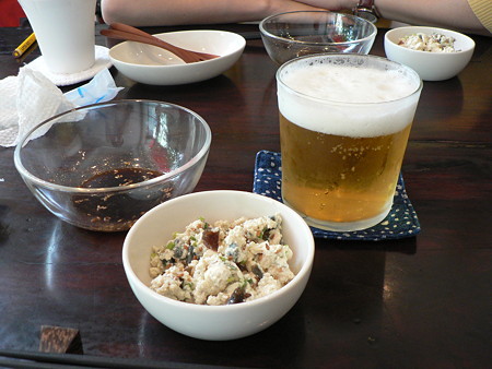 辺銀食堂　小鉢とオリオンビール