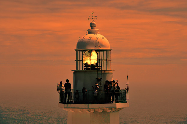 Photos: 岬に立つ一機の灯台