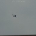 Photos: 15:12暑い時間、曇り空を飛んでた飛行機 ～光ってた尻尾～