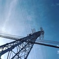 Photos: 見上げる鉄塔、夏空。熱中症の中で～酷暑の中、旅の向かうフラフラ途中、見上げればblusky graduationと五線譜に歌うsummer time blues♪(Instagram ver)