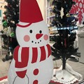 Photos: 18:19Snowman with Xmas Tree x2～バケツお帽子被って赤でコーディネートお洒落スノーマントリオ！ツリー従えて歌います♪We wish a Merry Christmas