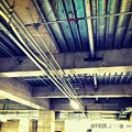 Photos: 13:37The underground ceiling“到着”～地下の天井～ケーブル・コンクリート柱・鉄骨・無機質からの高揚感さぁ光の向こうへ！会場はすでに始まっている次々来場して来る25分前Go♪