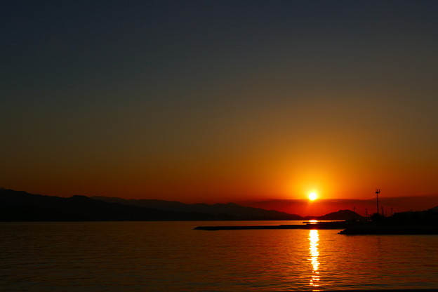 船の上からの夕陽