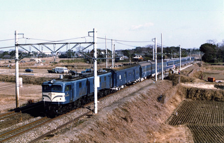KATO EF58上越形ブルー入線（宇都宮のEF58回想）: 不定期列車