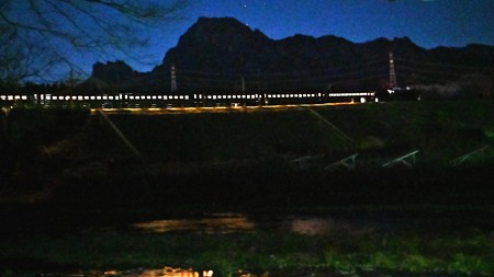 妙義山と夜汽車