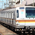 Photos: 東京メトロ7000系7028F