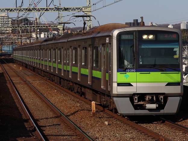 Photos: 都営新宿線10-300形　10-390F