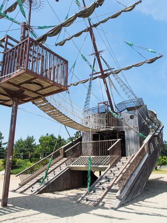 広野海岸公園の海賊船