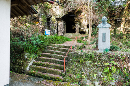 杉田不動尊の岩屋洞窟