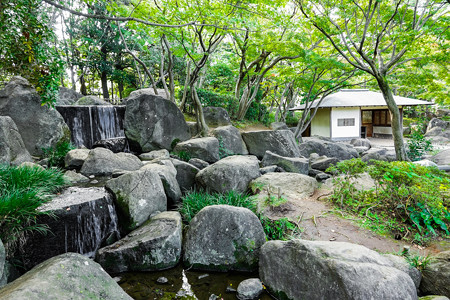 大滝と林泉亭