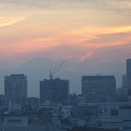 富士山が背後で見守る東京