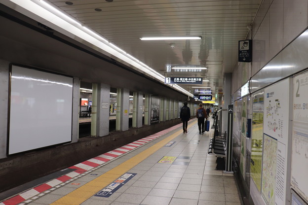 東京メトロ日比谷線　六本木駅1番線ホーム
