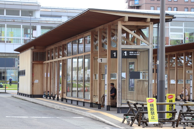 秋田駅西口バス停留所