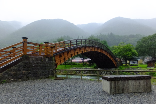 雨の日の奈良井大橋