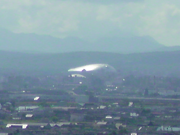 Photos: モエレ山から札幌ドームを望む