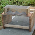 Photos: ミツバチの巣箱に取り付けるスズメバチ捕獲器