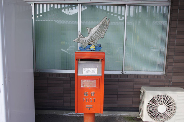 s9129_釜石駅前のポスト