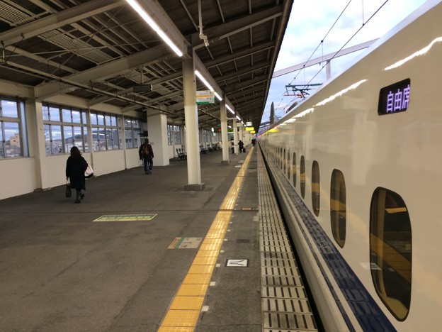 相生駅に停車 ～新大阪方面を望む～