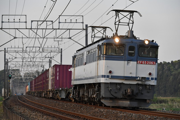 貨物列車 (EF652063)