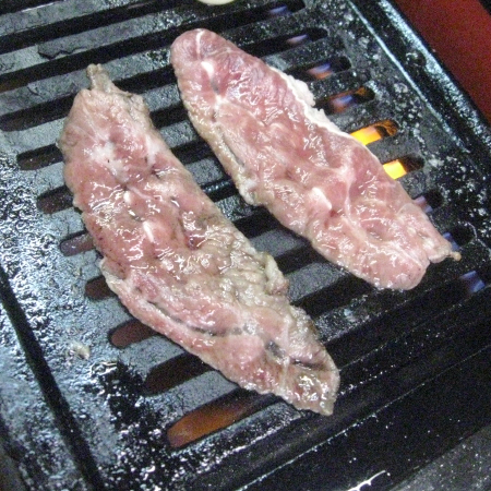 焼ける肉