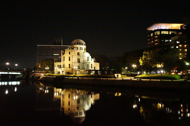 広島原爆ドーム　ライトアップ