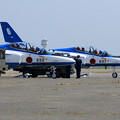 Photos: T-4 Blue Impulse 692/697 2機での展示飛行(1)