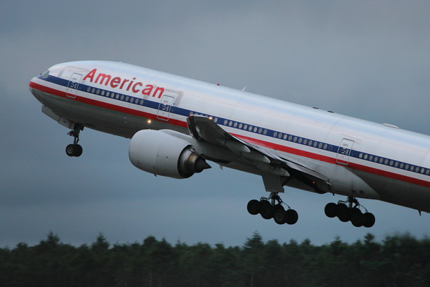 B777-200 N751AN AmericanAirlines CTS 2006.08(2)