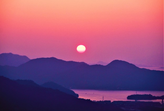 立春のしまなみ海道の夕陽＠高見山山頂展望台