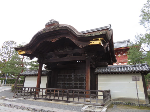 大徳寺（京都市北区）勅使門