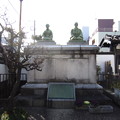 Photos: 東禅寺 （台東区東浅草）木村安兵衛と妻ブナの夫婦像