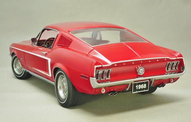 AUTOart 1/18 Ford Mustang 1968 fastback