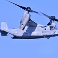 Photos: 岩国基地。。総合デモ飛行オスプレイレベル3機動飛行 米海兵隊 20180503