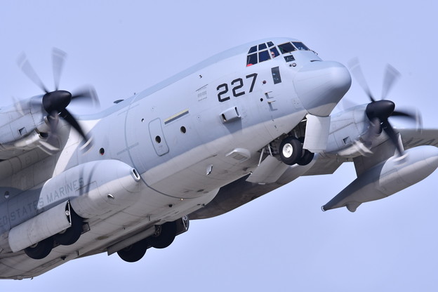 岩国の米海兵隊航空機による総合デモ飛行 KC130 20180505