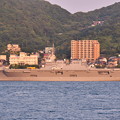 下関市側から見る門司港風景 スーパーヨットAと貨物船 20180602