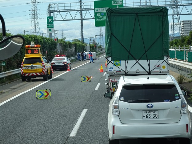 東名高速 小牧JCT～小牧インター間で起きていたワゴン車の横転事故（2020年9月） - 1