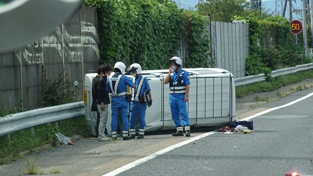 東名高速 小牧JCT～小牧インター間で起きていたワゴン車の横転事故（2020年9月） - 3