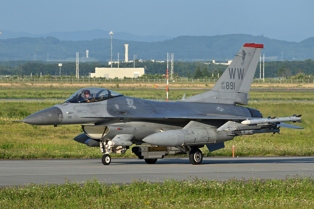 F-16C 92-3891 WW 13FS/35FW