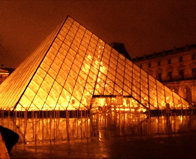 パリ、ルーブル美術館