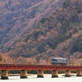 Photos: 由良川を渡る青松